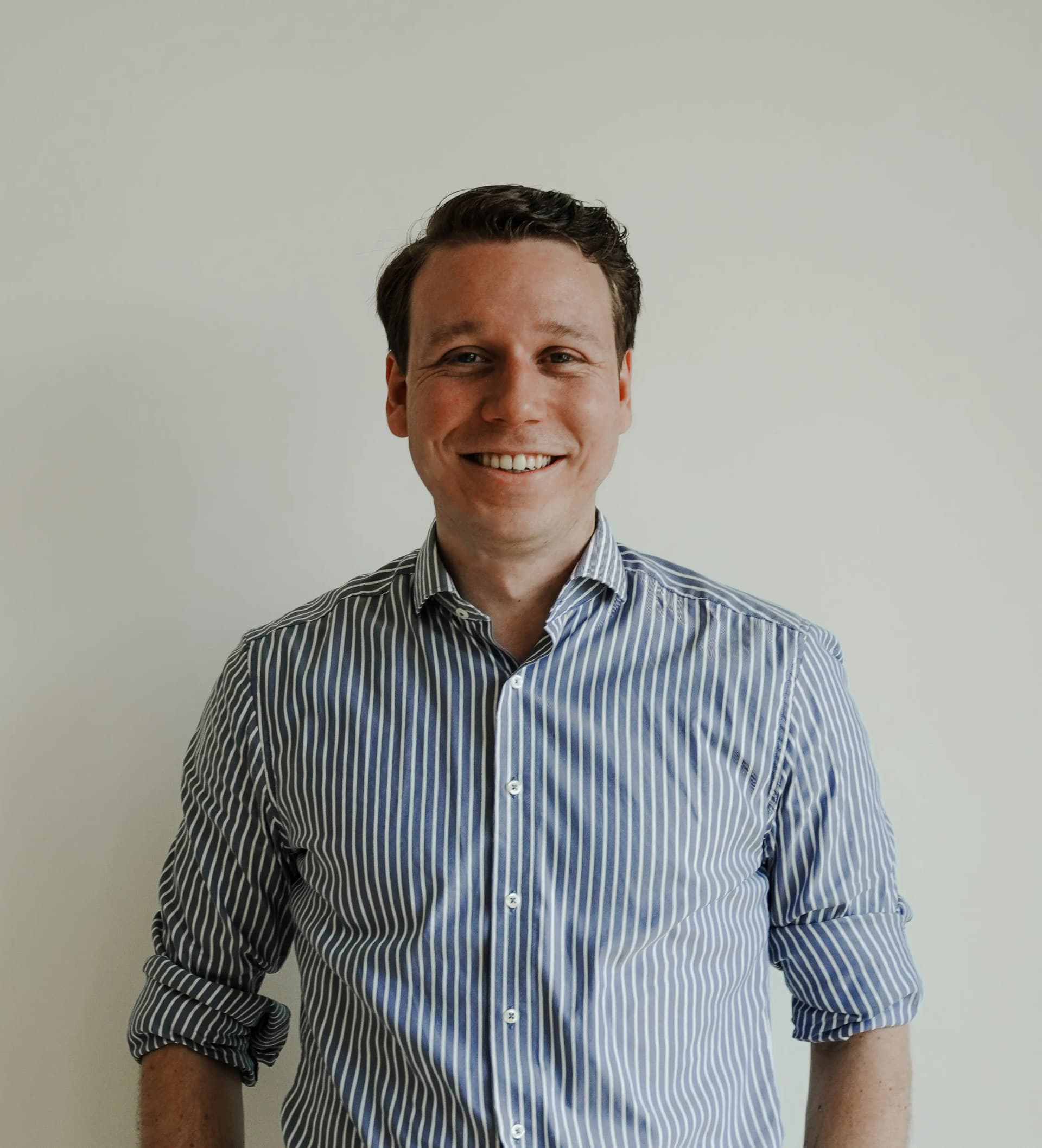 Portret van Floris Kok, arts medisch afvallen en specialist ouderengeneeskunde bij The Balance Clinic